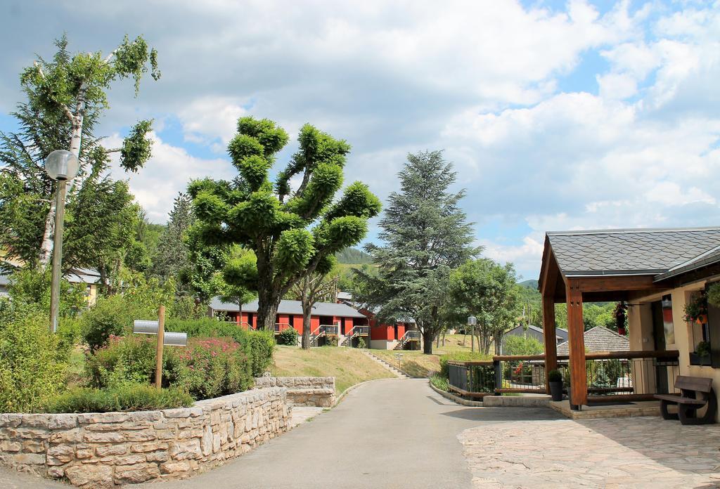 Domaine Aigoual Cevennes Hotel Meyrueis Exterior photo