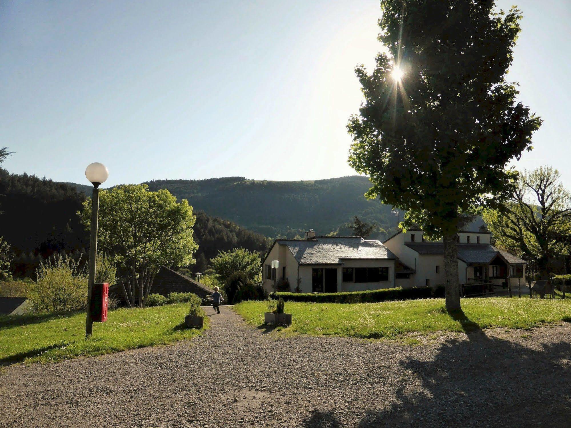 Domaine Aigoual Cevennes Hotel Meyrueis Exterior photo